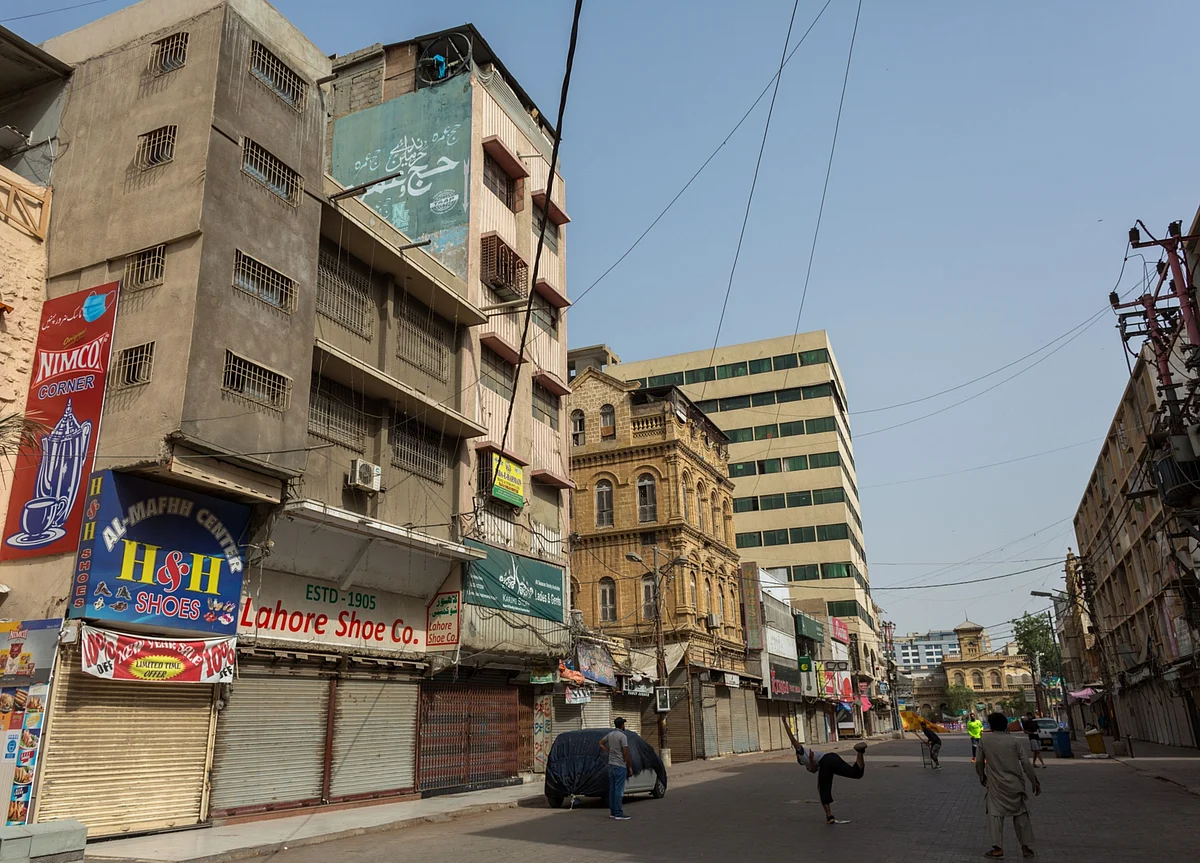 Pakistan Considers Stimulus Package to Support Economy