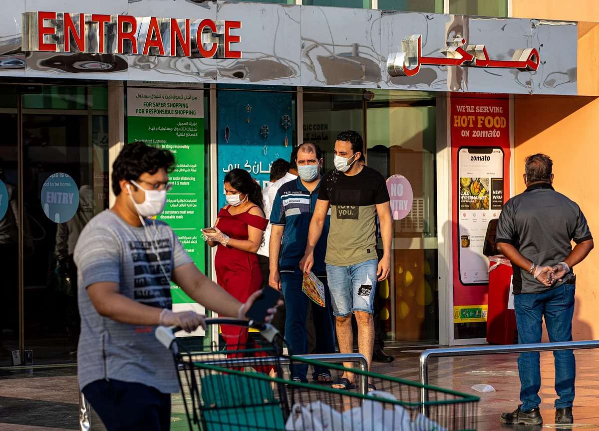Abu Dhabi Offers Pfizer, Sinopharm Covid Vaccines for Tourists