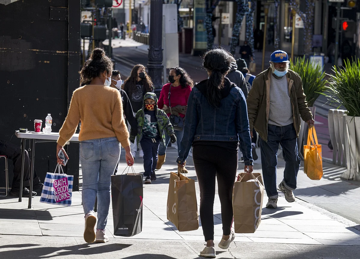 Consumer Prices in U.S. Top Forecast, Stoking Inflation Concern