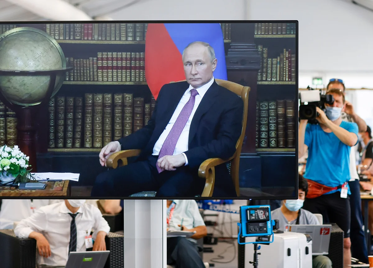 Putin’s Boasts About Covid-19 Safety Are Unraveling