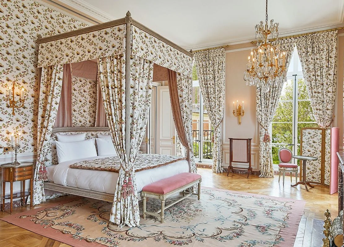 Where to Stay in France This Summer