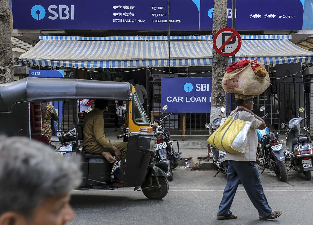 Biggest India Bank Torn Between BlackRock and Funding Coal