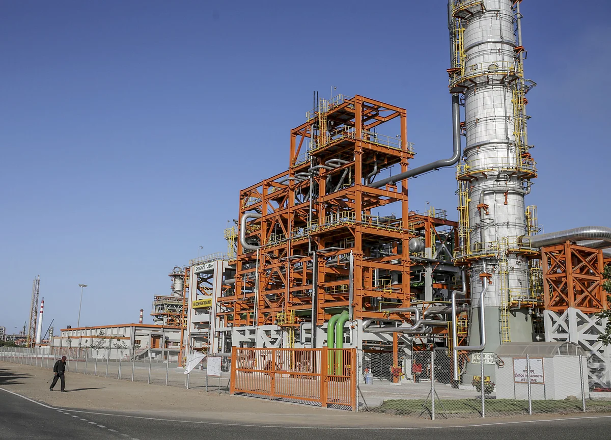 India Oil Refiners Shut for Work Before Likely Demand Pickup
