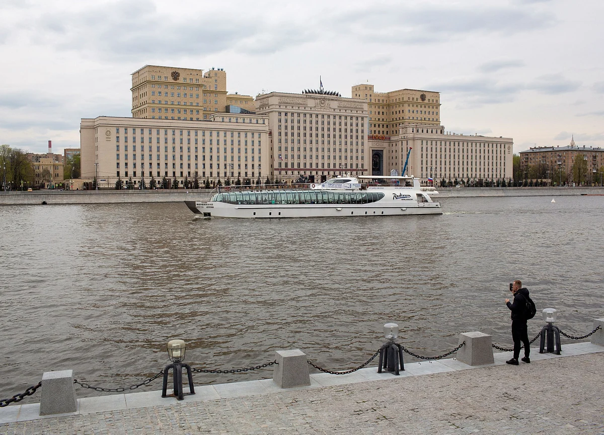 U.K. Denies Russia Claim Warning Shots Fired at Warship