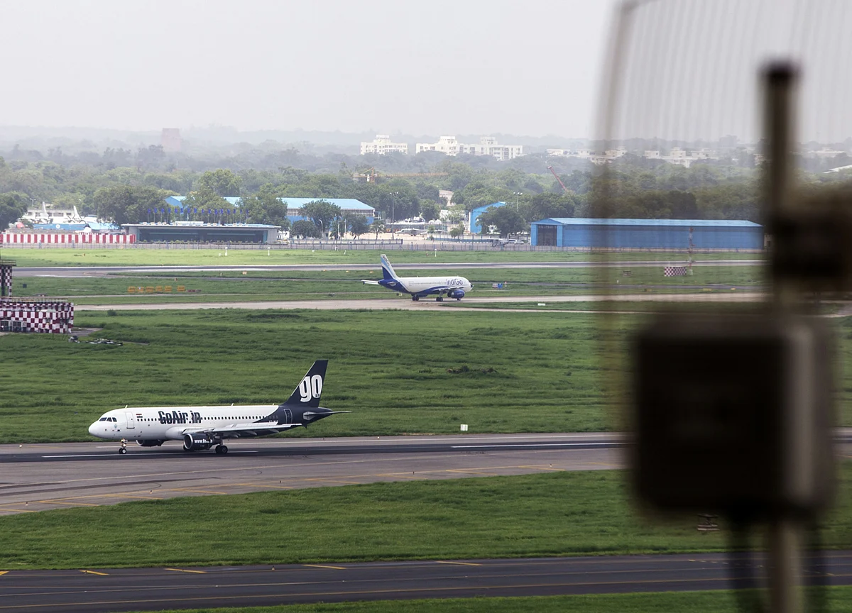 Go Airlines Planned IPO Put on Hold by India Market Regulator