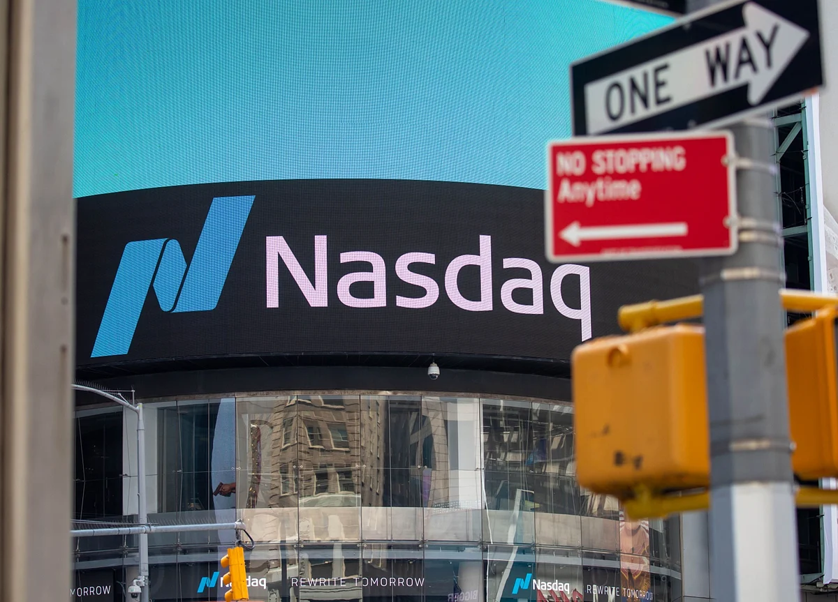 DeFiChain to Offer Tokenized Versions of Apple, Tesla