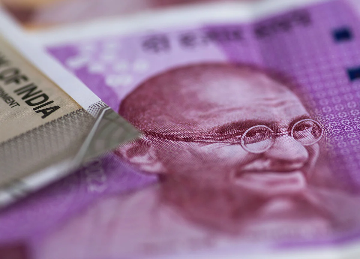 India Posts Record Fiscal Gap Amid Spending to Cushion Economy