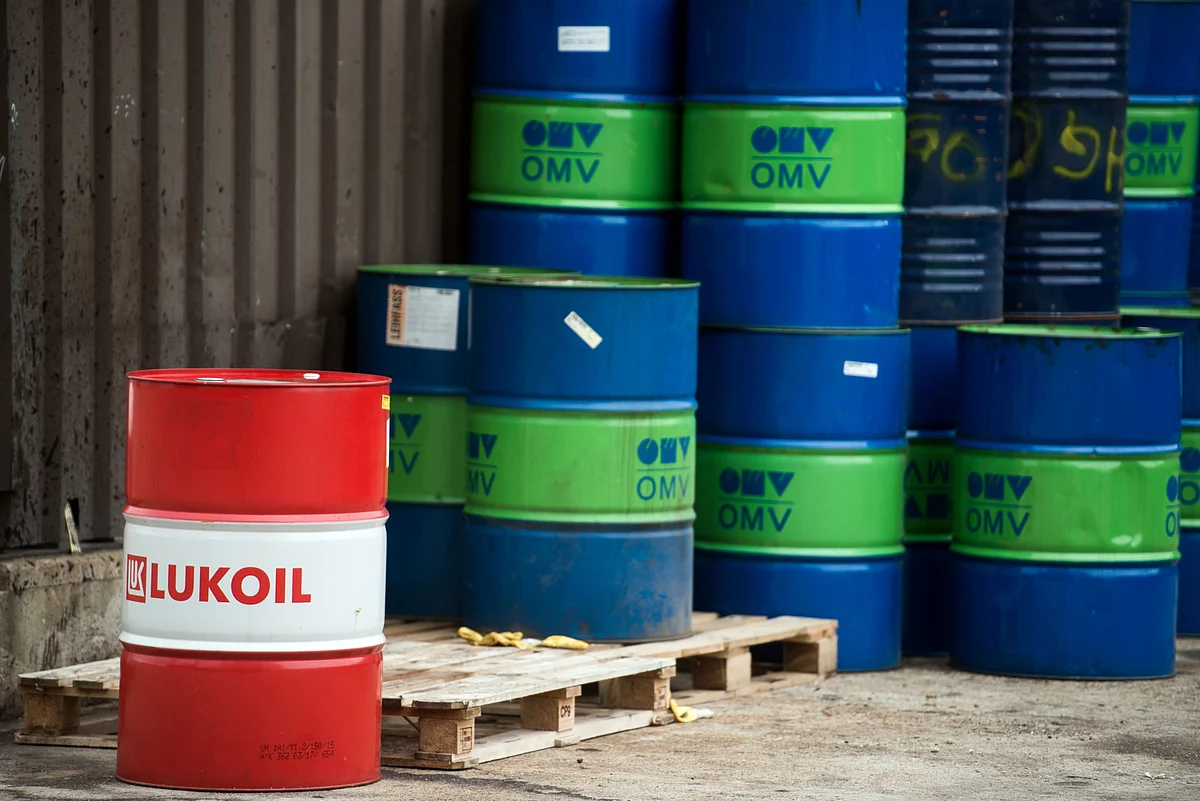 Oil Stages a Comeback on Equity Advance and Lower U.S. Supplies