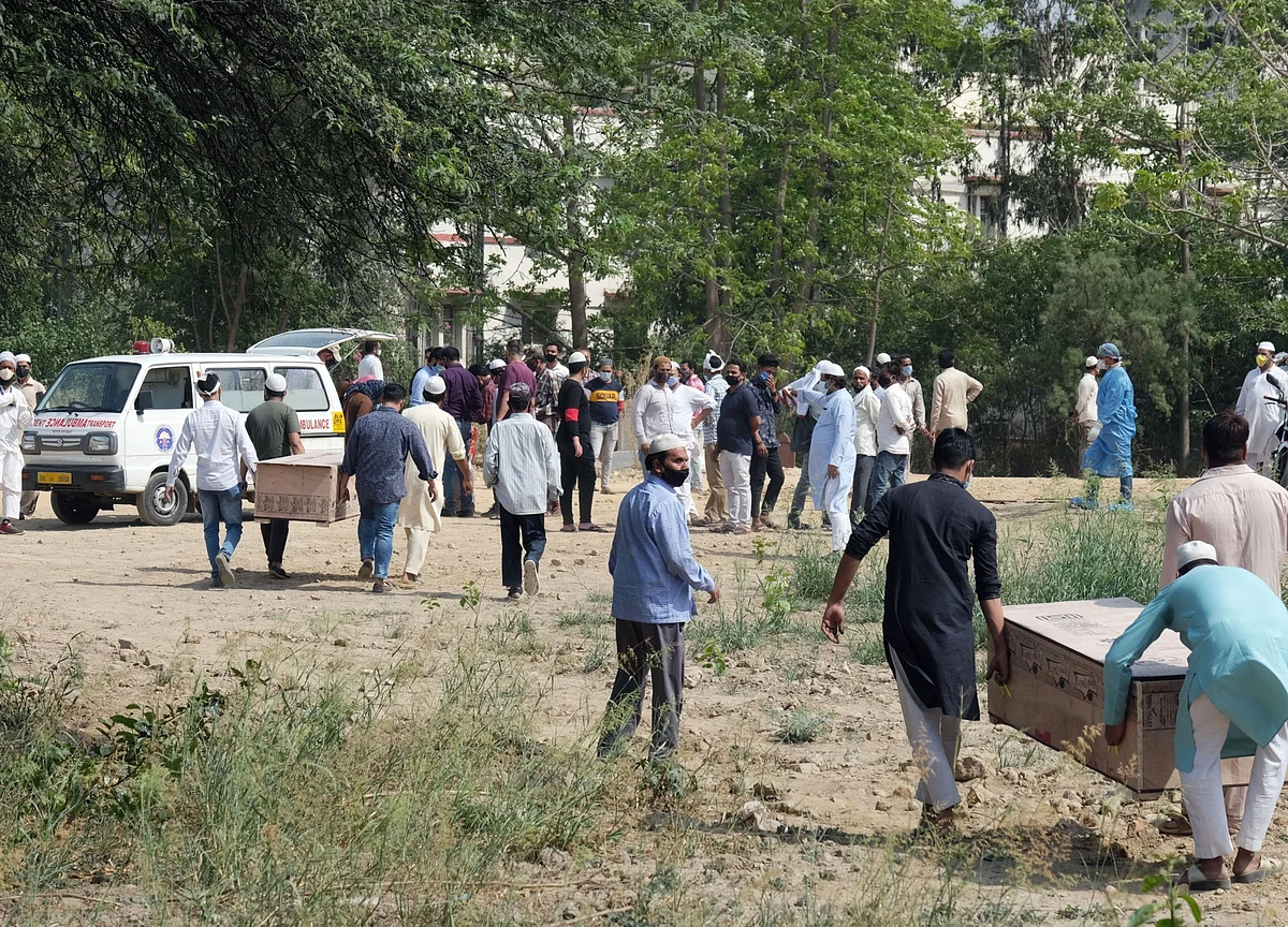Covid Deaths Reach 4 Million as India Eclipses U.S., U.K.