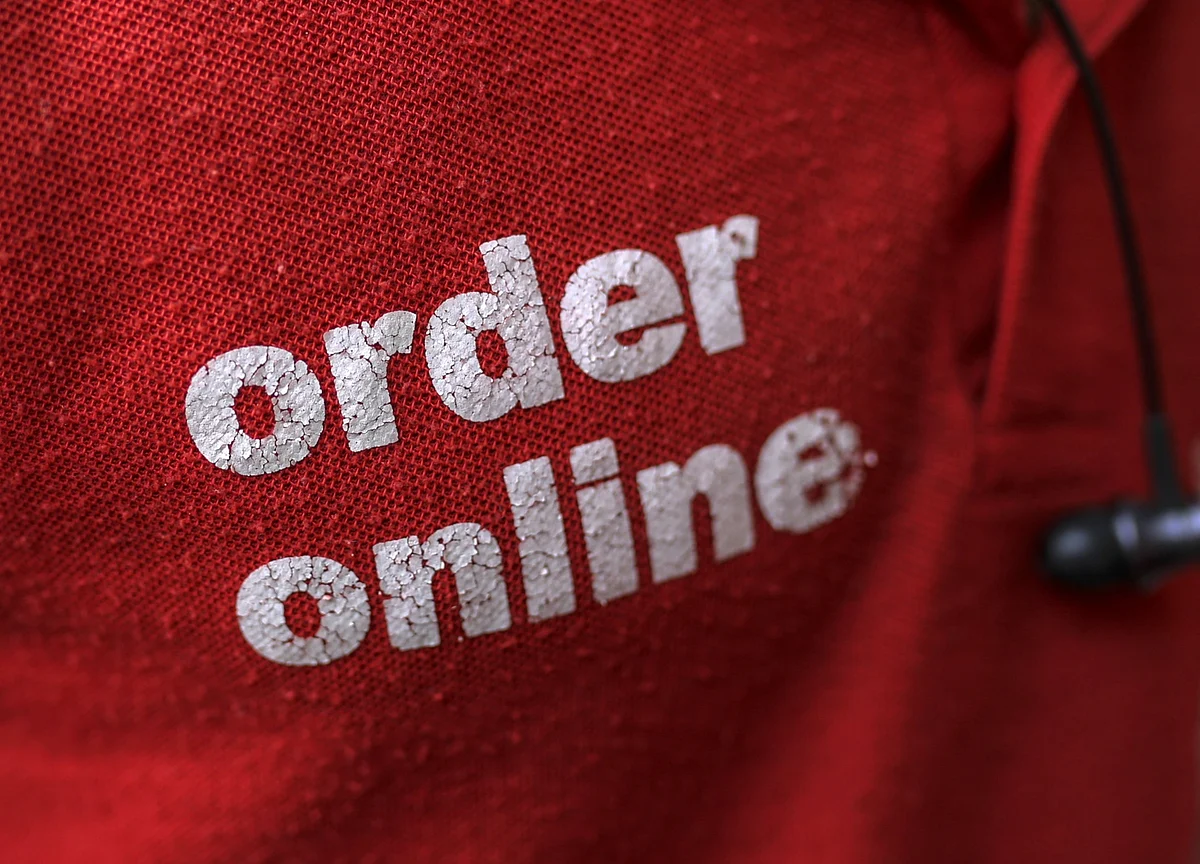 Zomato's Rs 9,375-Crore IPO Fully Subscribed On Day 1