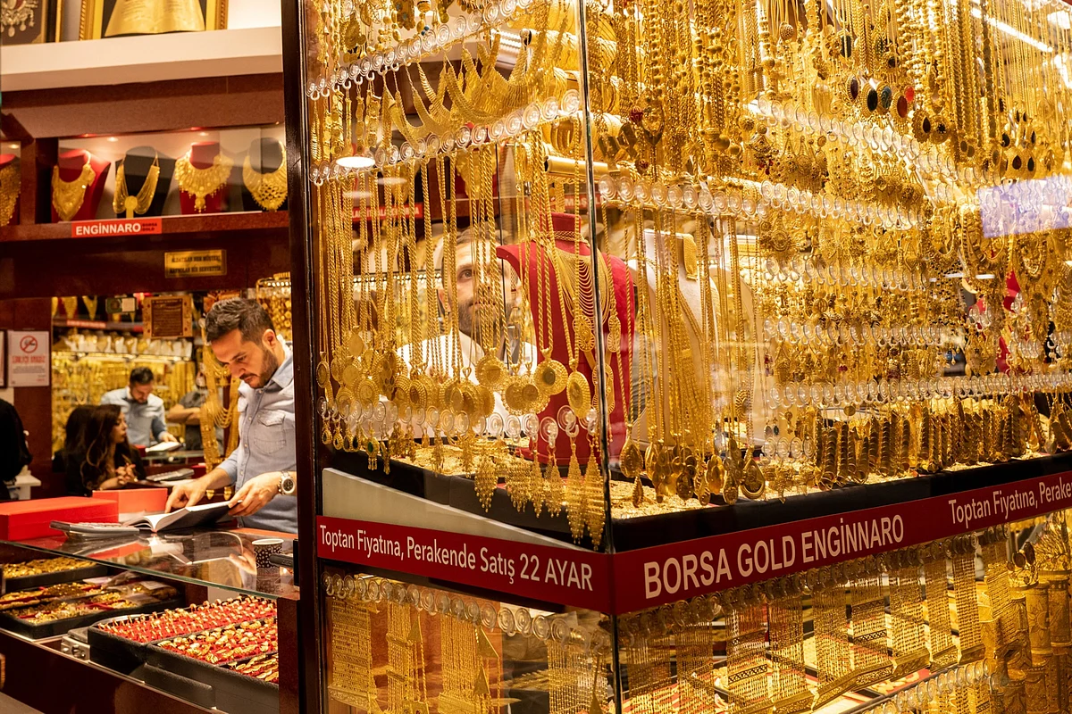 Gold Regains Shine After Central Bank Buying Drops to Decade Low