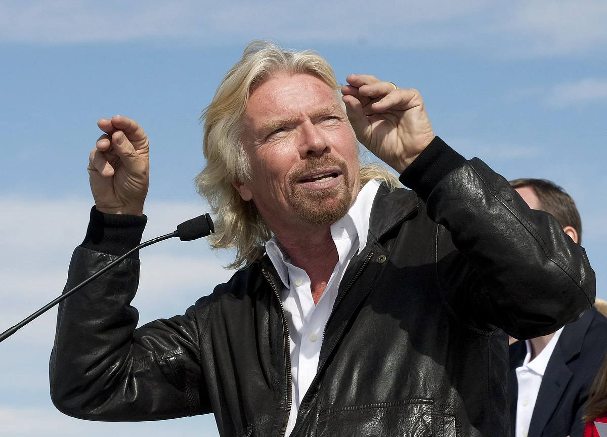 Virgin Galactic Sinks on Stock-Sale Plan After Branson Trip