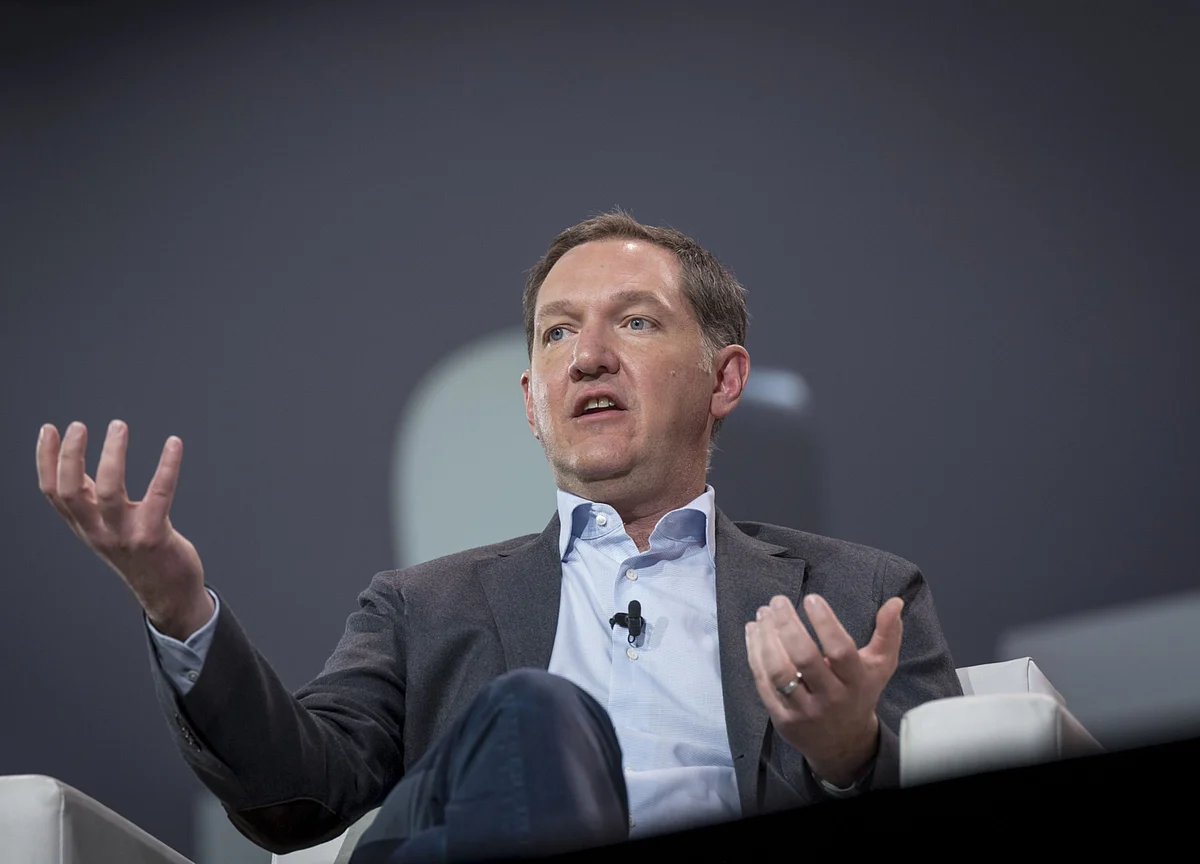 IBM President Whitehurst Exits in CEO’s Shake-Up; Shares Dip