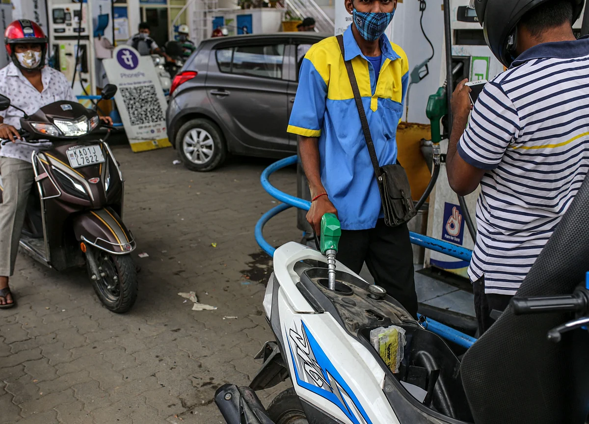 Surging Fuel Prices Further Dent India's Pandemic-Stressed Economy
