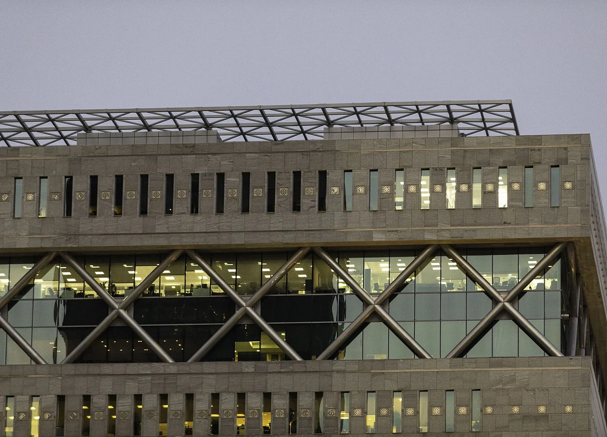 Credit Suisse Is Losing Mideast Staff Over a Toxic Work Culture