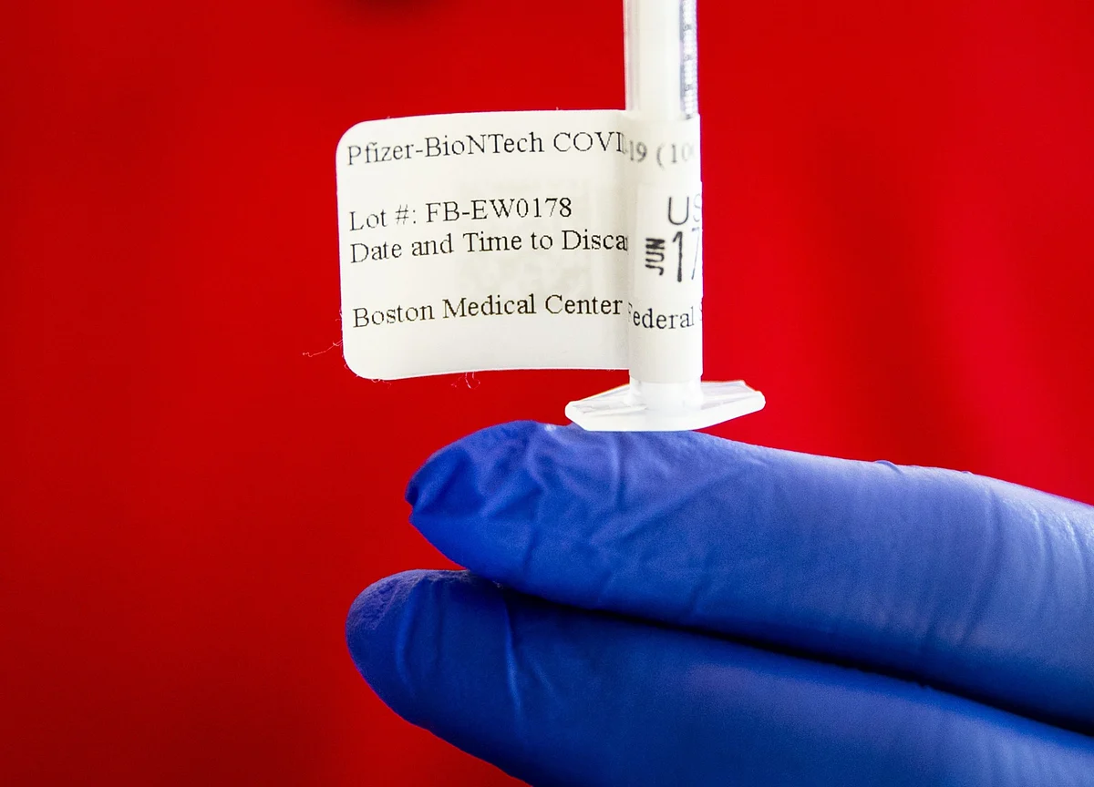 BioNTech Shot Produces 10 Times More Antibodies Than Sinovac, Study Finds