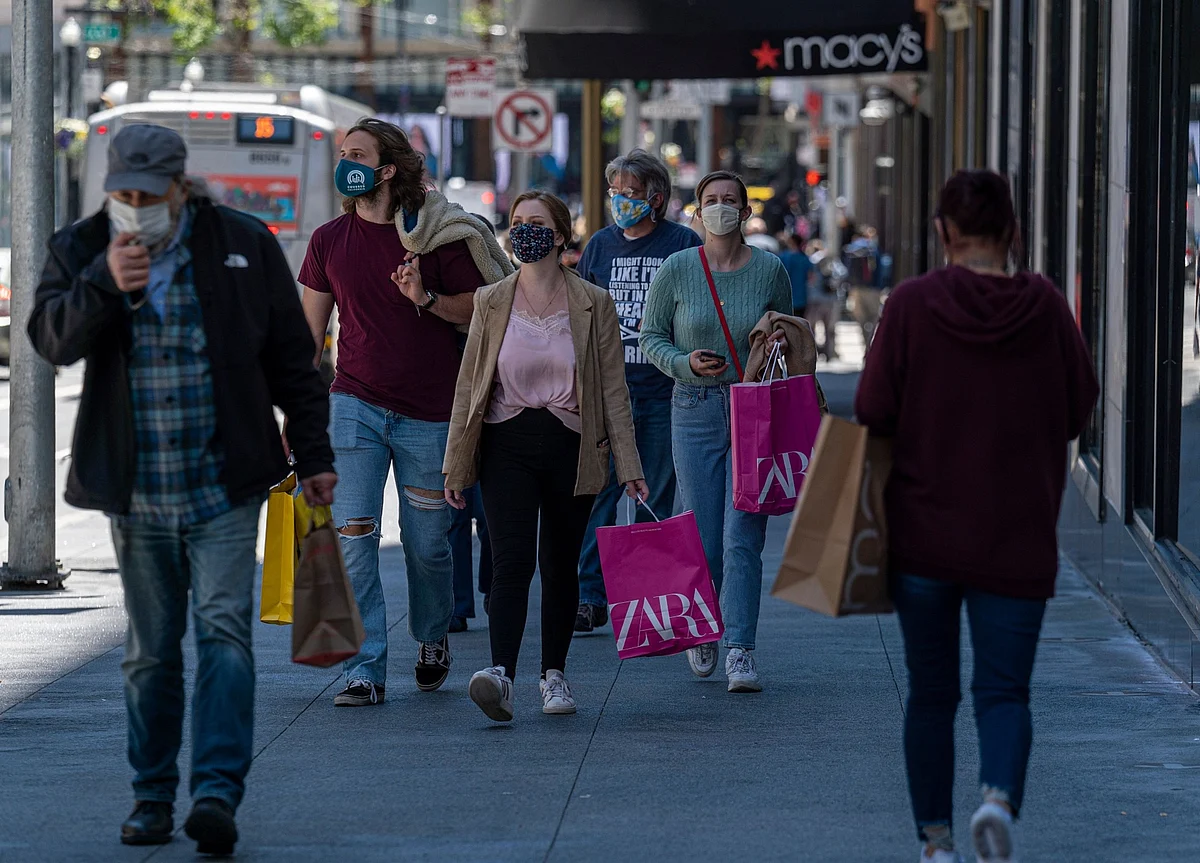 Consumer Price Index in U.S. Forecast to Climb at a Solid Pace