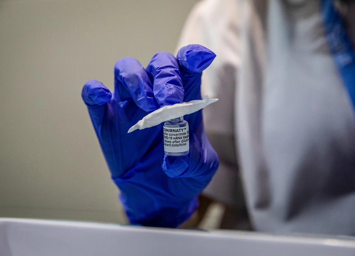 Pfizer Shot Halts Severe Illness in Israel as Delta Spreads