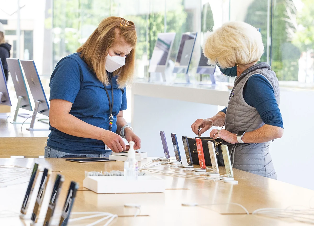 Apple Seeks Up to 20% Increase in New iPhone Production for 2021