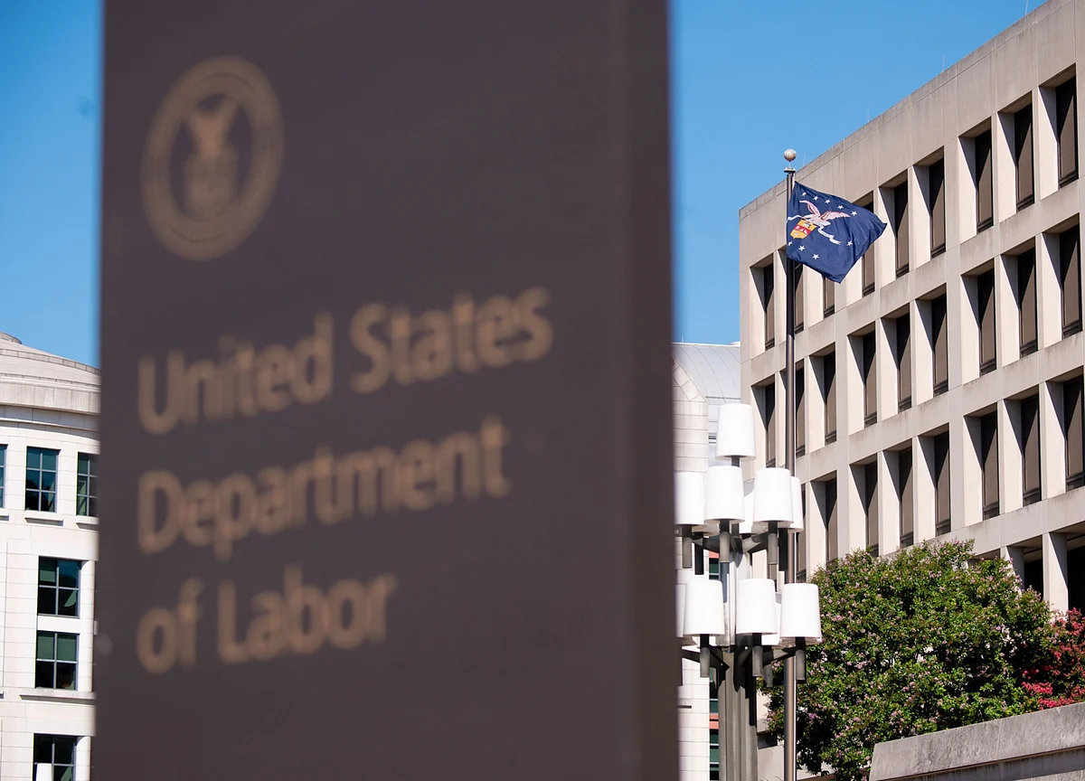U.S. Initial Jobless Claims Edge Up But Hold Near Pandemic Low