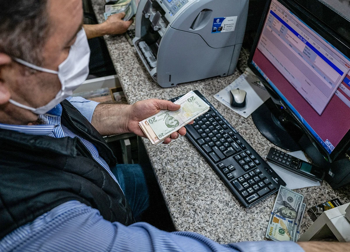 Turkey Holds Rates Again as Inflation Rules Out Summer Cut