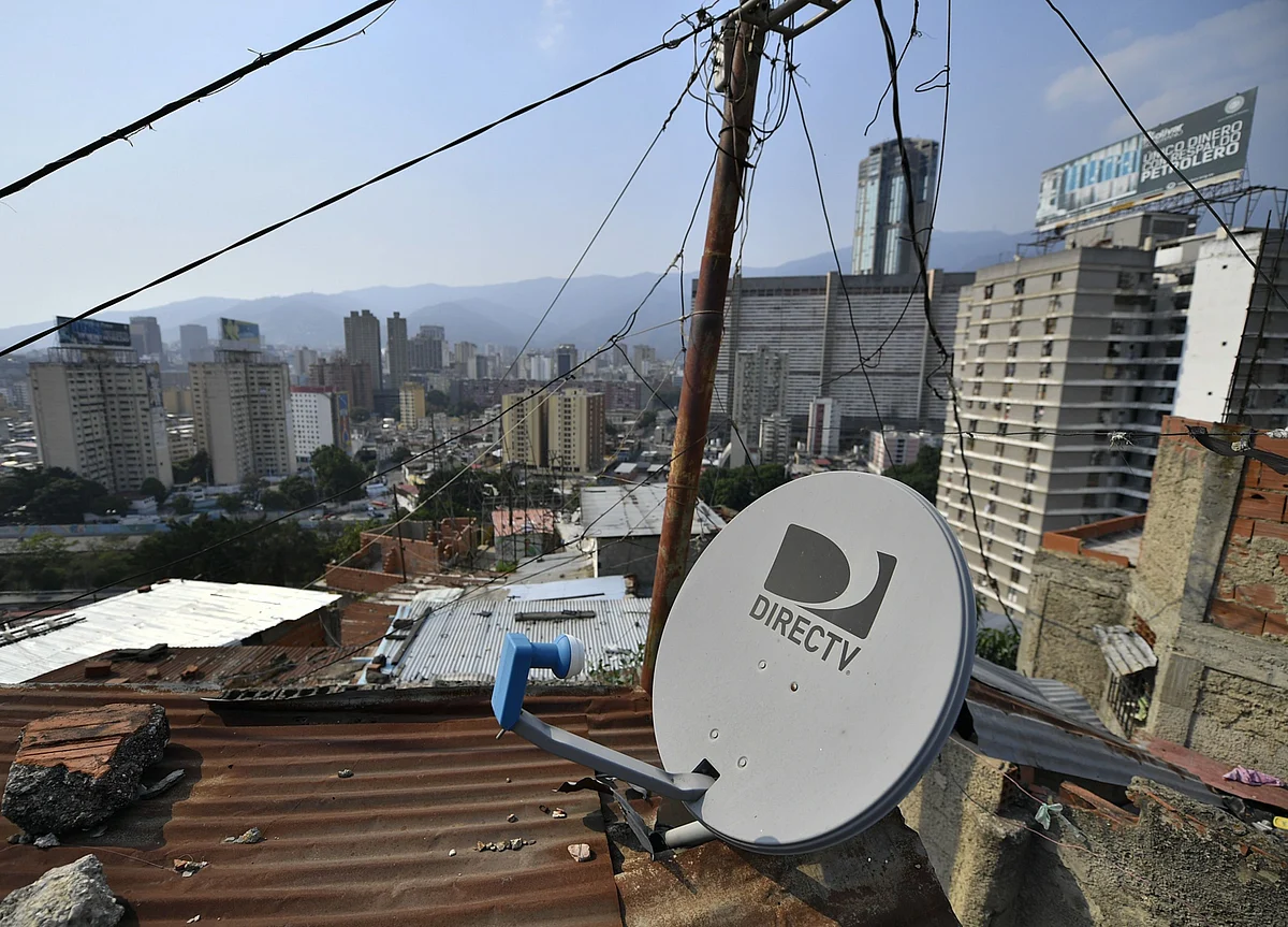 DirecTV Selling $6.2 Billion of Debt as Part of AT&T Split