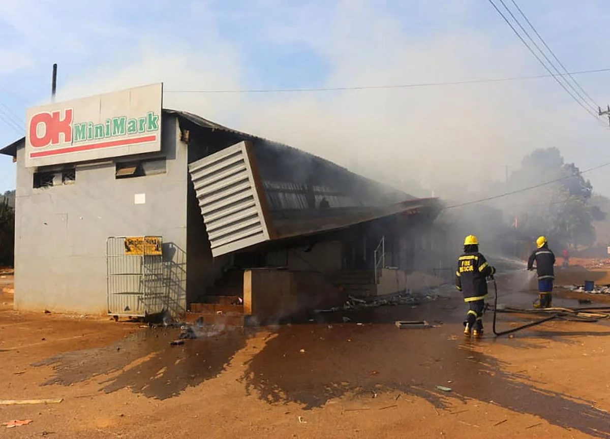 Banks Shut, Phones Cut Amid Eswatini Anti-Monarchy Protests