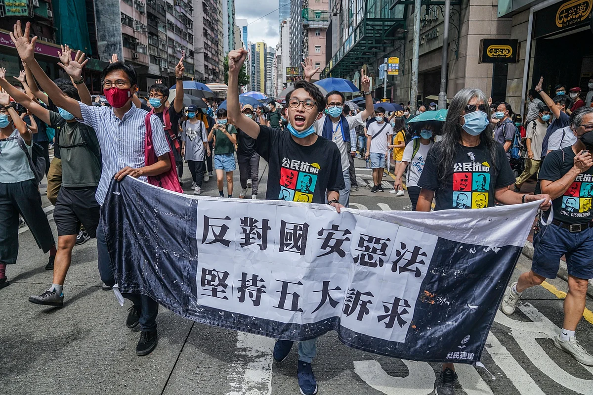 Hong Kong Protest Group Disbands Under Government Pressure