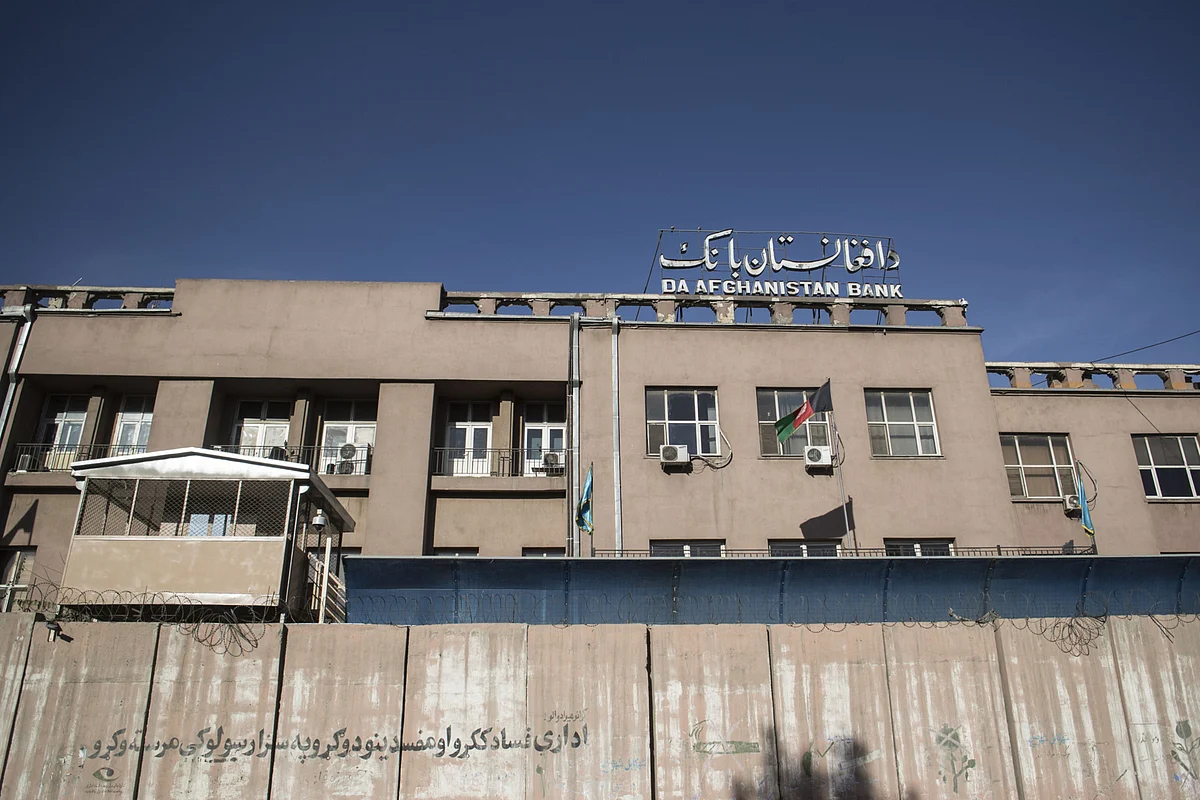 Taliban Name Obscure Official as Central Bank Chief With Crisis Looming