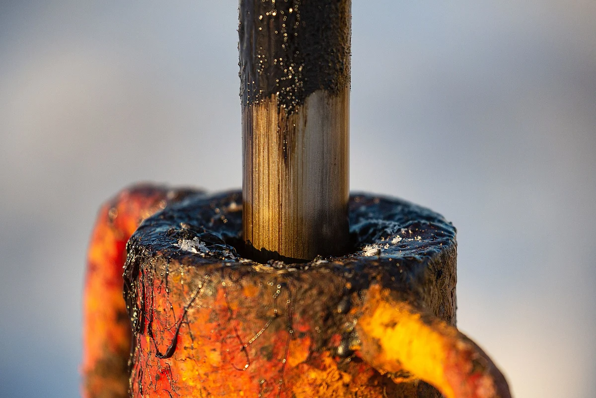 Oil Rallies as China’s Success Against Virus Eases Demand Fears