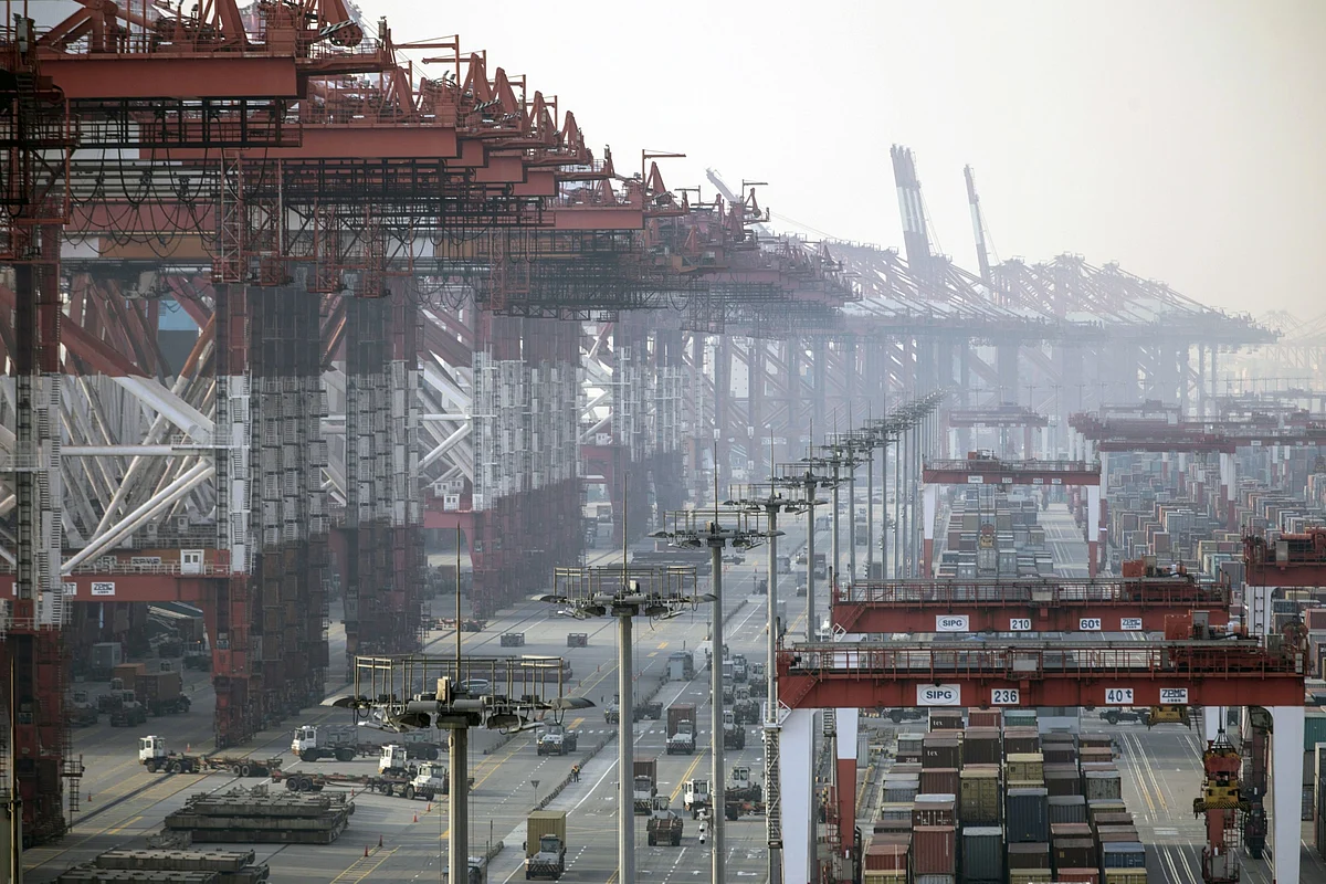 China Port Congestion Worsens as Ningbo Shuts for a Week