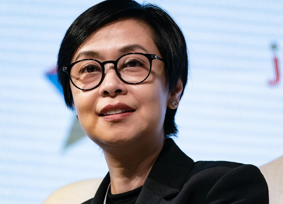 HSBC Hong Kong CEO Cesar Takes Top Job at Hang Seng Bank