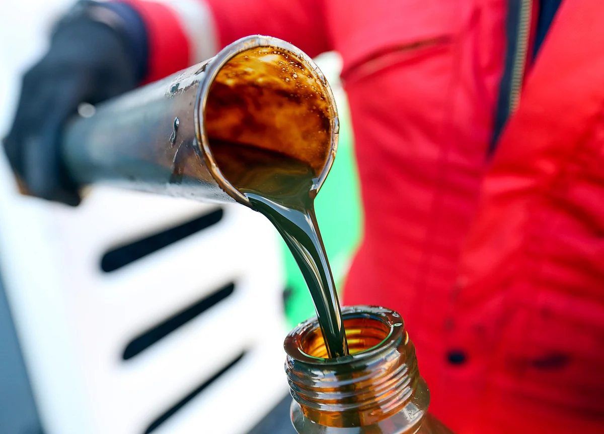Oil Caps Longest Run of Losses Since 2019 on Fed Tapering Signal