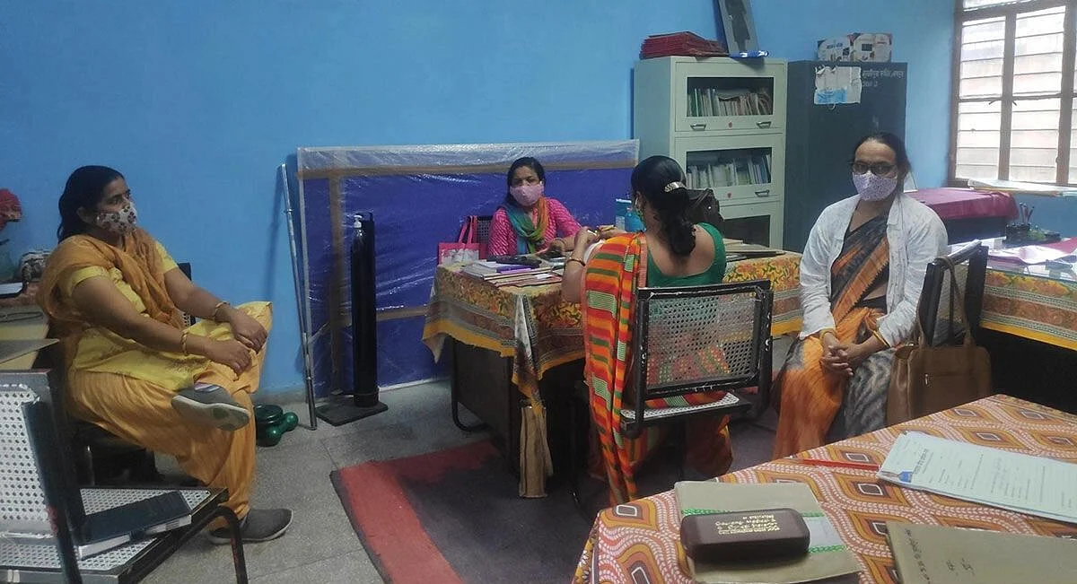 <div class="paragraphs"><p>Teachers in the government school in Vidhyadhar Nagar in urban Jaipur, Aug 2. (<em>Photo Credit: Shreya Khaitan/IndiaSpend)</em></p></div>