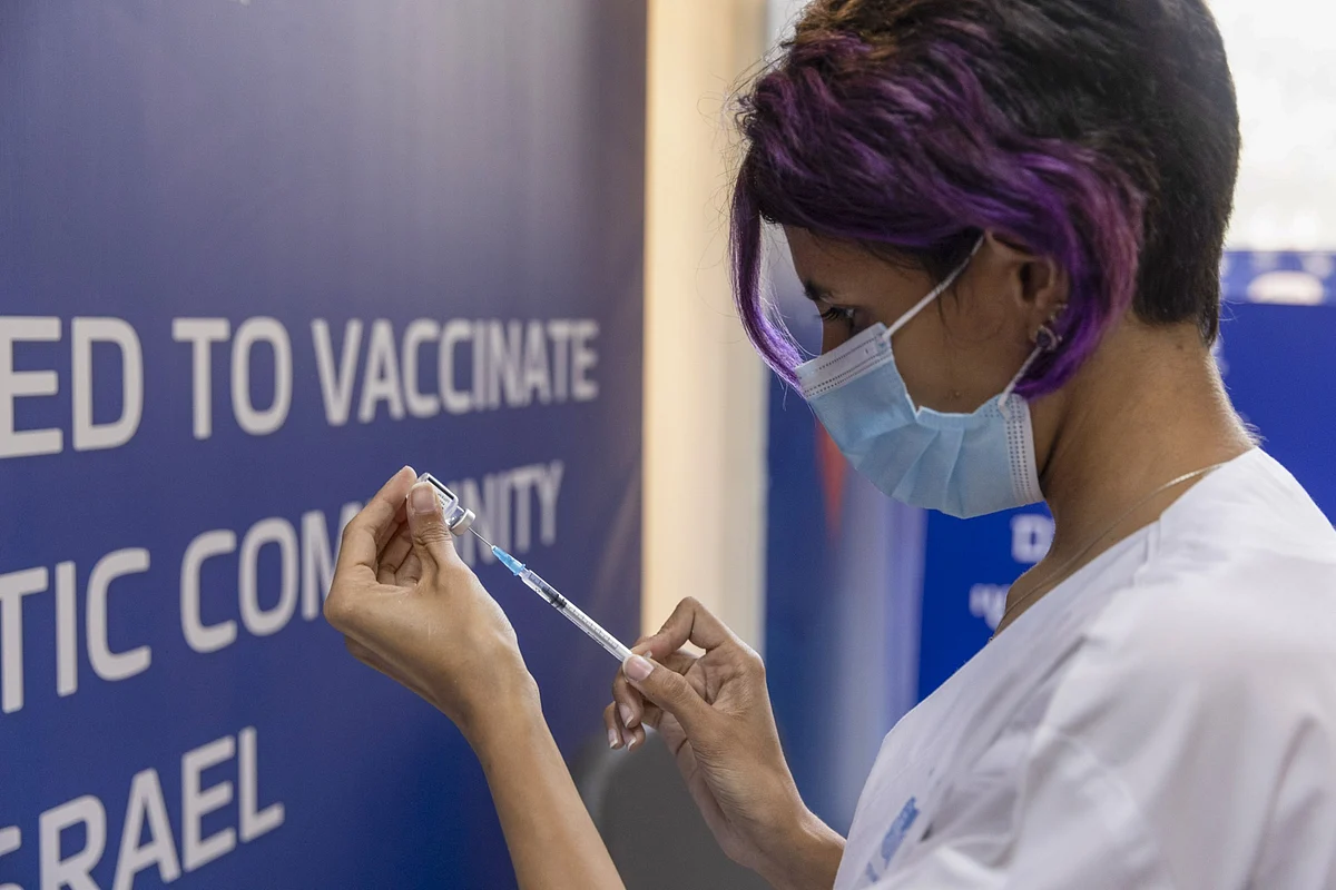 Most People Under 50 Don’t Need 4th Shot Yet, CDC Panel Suggests