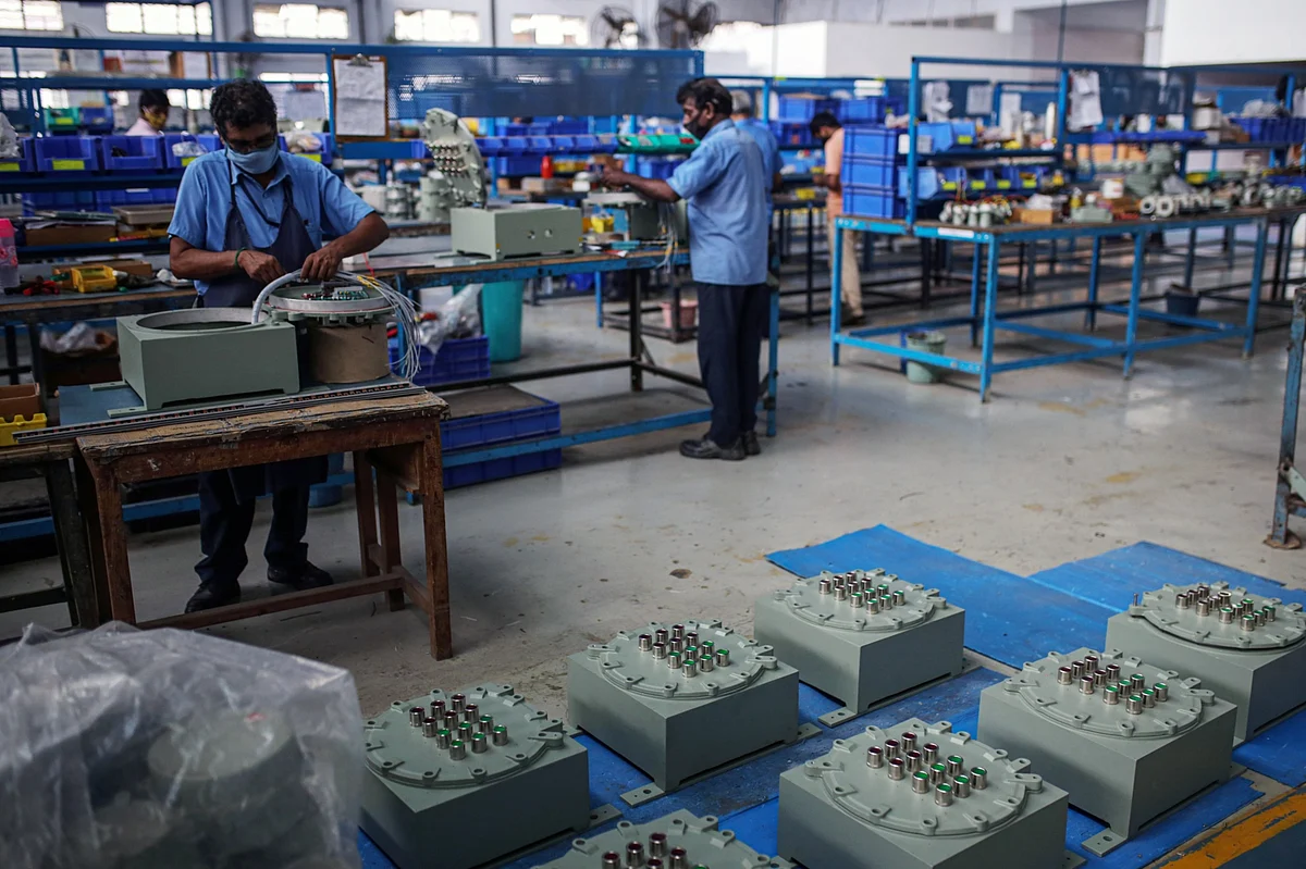 <div class="paragraphs"><p>Workers manufacture components for the Detect Technologies Ltd. Guided Ultrasonic Monitoring of Pipe Systems (GUMPS) at the Baliga Lighting Equipments Ltd. factory in Chennai, India, on Thursday, July 1, 2021. Photographer: Dhiraj Singh/Bloomberg</p></div>