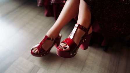 <div class="paragraphs"><p>A pair of women sandals sold by Metro Shoes. (Source: Company website)</p></div>