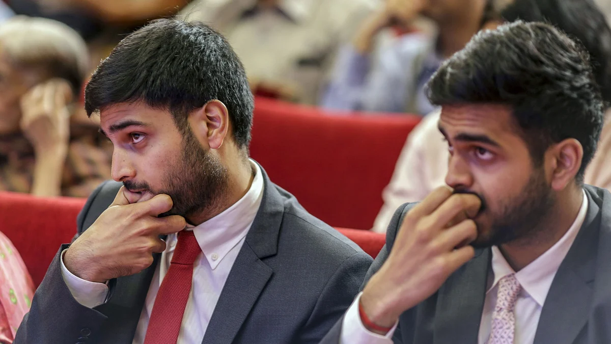 <div class="paragraphs"><p>Reliance Group Chairman Anil Ambani's sons Anmol Ambani, executive director of Reliance Capital Ltd., left, and Anshul Ambani, attend the Reliance Group annual general meeting in Mumbai, India. (Photographer: Dhiraj Singh/Bloomberg)</p></div>