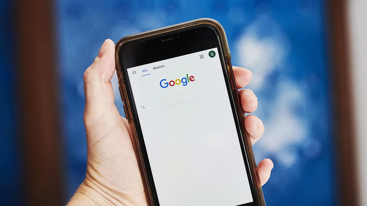 <div class="paragraphs"><p>The Alphabet Inc. Google search page is displayed. (Photographer: Gabby Jones/Bloomberg)</p></div>