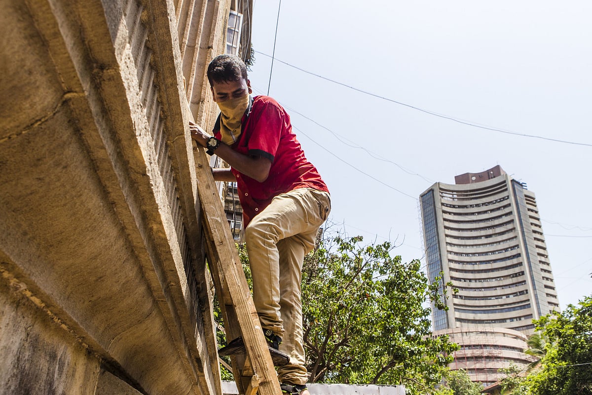 Risks Pile Up for Millions of Day Traders Buying India Stocks