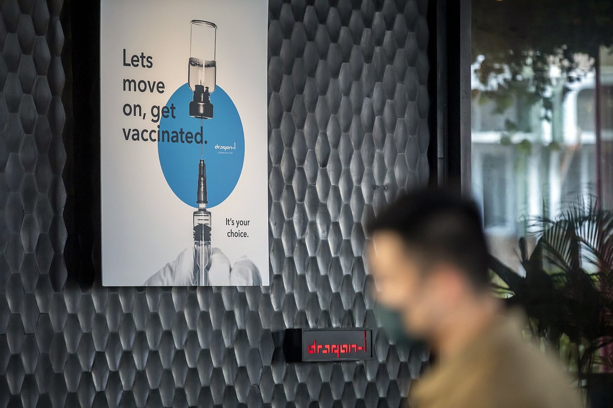 Hong Kong Experts Urge Reopening Once City Hits 90% Vaccination - Vimarsana News