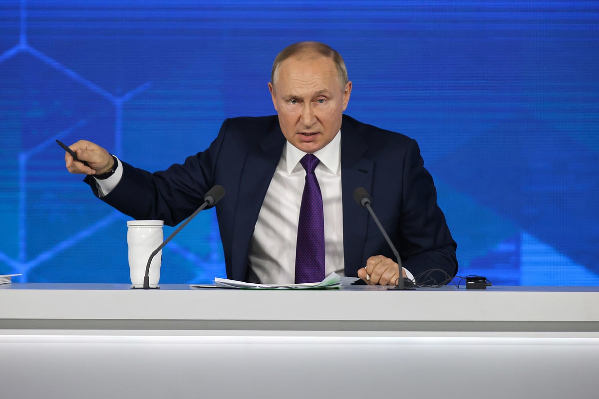 Vladimir Putin Is Playing With Fire in Ukraine - Vimarsana News