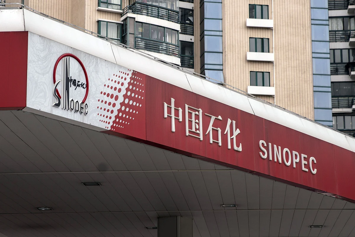 China’s Oil Majors Open Their Checkbooks to Fight Fuel Scarcity