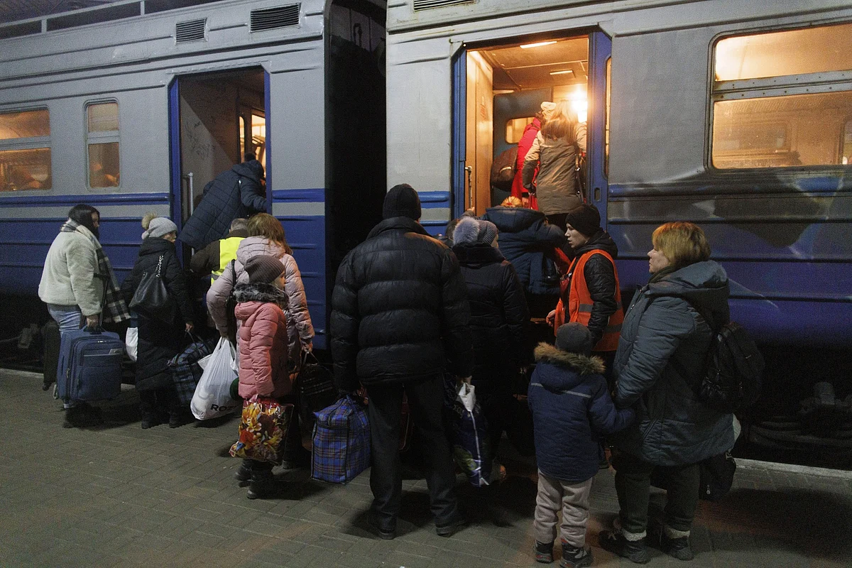 The Trains of Ukraine Go to War