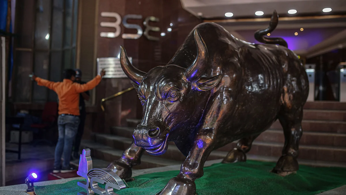 <div class="paragraphs"><p>A bronze bull statue at the entrance to the Bombay Stock Exchange in Mumbai.(Photographer: Dhiraj Singh/Bloomberg)</p></div>