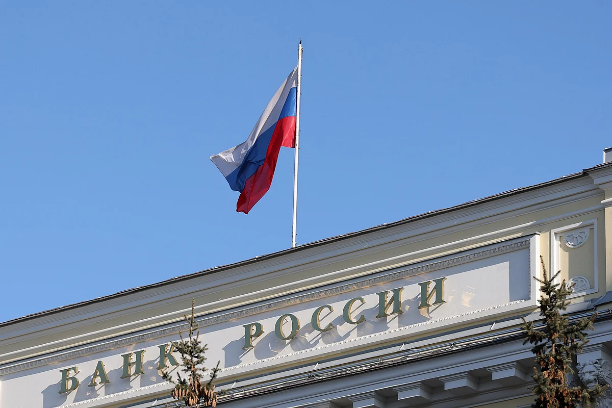 Russia Dodges Default for Now as Investors Get Dollar Funds