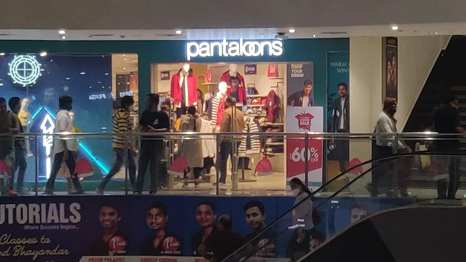 <div class="paragraphs"><p>People walk past a Pantaloons department store, at a mall in Mumbai, India. (Photo: Usha Kunji/ Source: BQ Prime)</p></div>