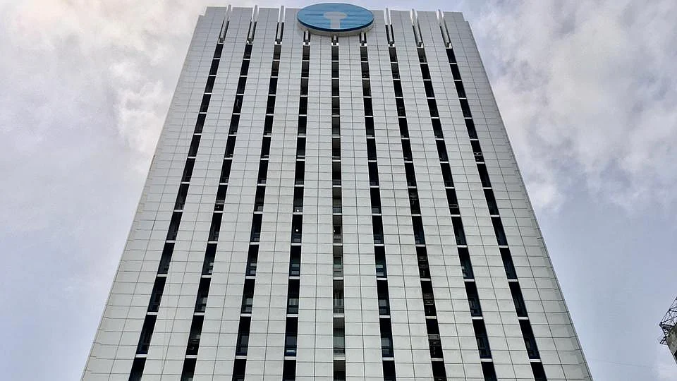 <div class="paragraphs"><p>Tilt up of State Bank of India SBI Headquarter in Mumbai. (Source BQ Prime)</p></div>