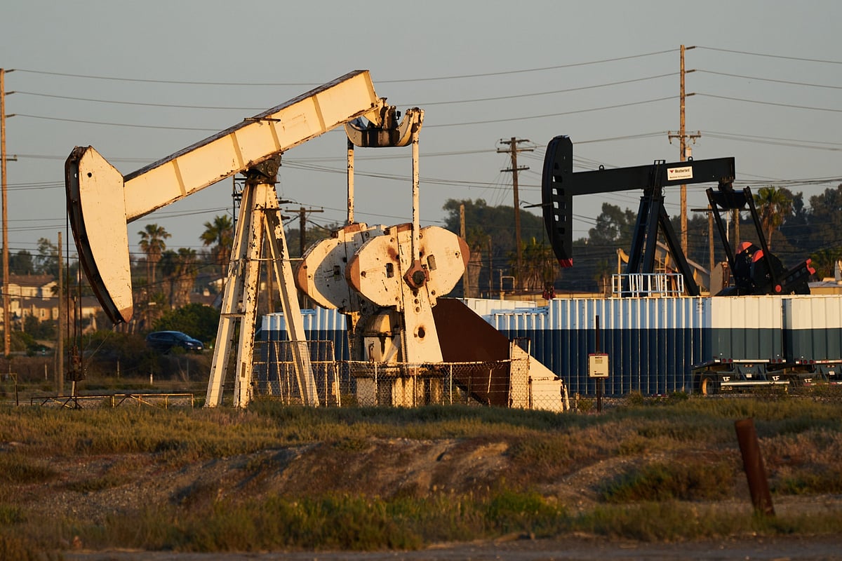 Oil Holds Above $105 As Demand For Fuels Offsets China Lockdowns - Vimarsana News