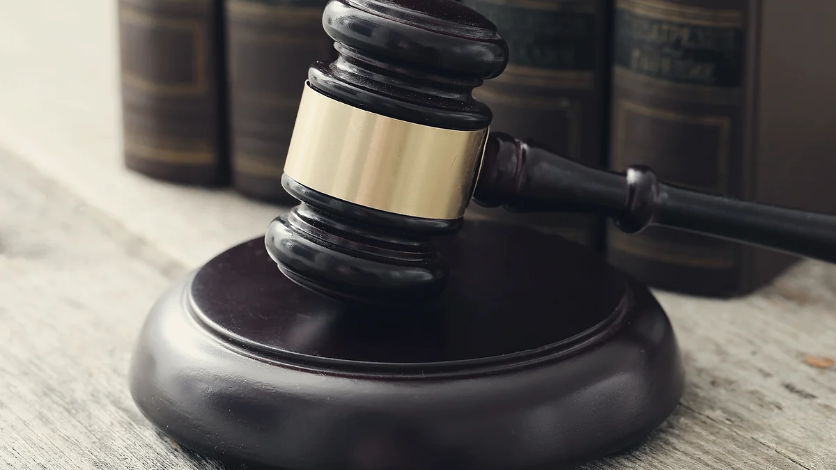 <div class="paragraphs"><p>A gavel sits on a stage. (Source: freepik)</p></div>